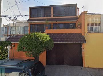 Casa de 3 habitaciones, Venustiano Carranza · Casa en Venta en Colonia Jardín Balbuena, Venustiano Carranza.