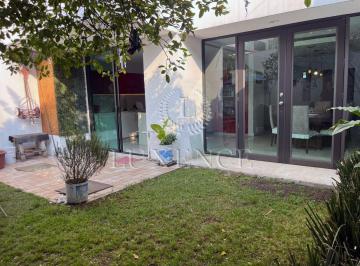 Casa · 318m² · 3 Recámaras · 3 Estacionamientos · Casa en Venta en Jardines de Coyoacán