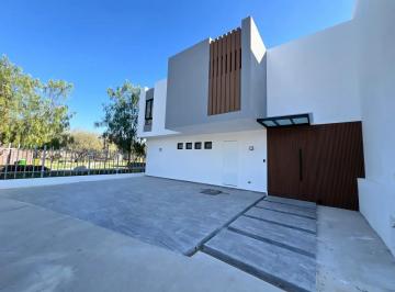 1 · Casa en Venta en St. Angelo Al Norponiente de Aguascalientes