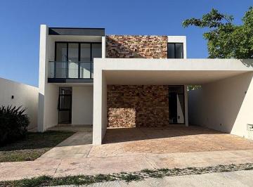 812db0056ca03993e49121cf92d3697a4df8c5e1e6300479a139c348f36a6dce · Casa en Venta de 4 Recamaras Mas Studio en Merida Yuacatan