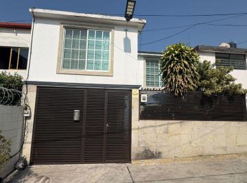 Casa de 2 habitaciones, Naucalpan de Juárez · Casa en Renta en Cd. Satélite | Calle Cerrada y Excelente Ubicación