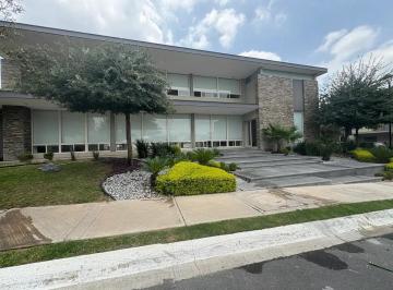 1 · Casa en Venta en Cerradas Lumina, Dominio Cumbres, Garcia