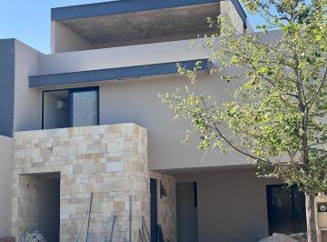 b82cd73889d0e47c6cdc1c92f96baa31d8852577e0631724d11c65ee79d121d2 · Casa en Venta en Fracc. Lomas del Pedregal.