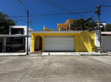 Casa de 4 habitaciones, Carmen · Casa en Col. Miami, Ciricote #7