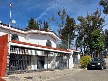 Casa · 436m² · 5 Recámaras · 4 Estacionamientos · Casa en Venta en Colonia Monumental