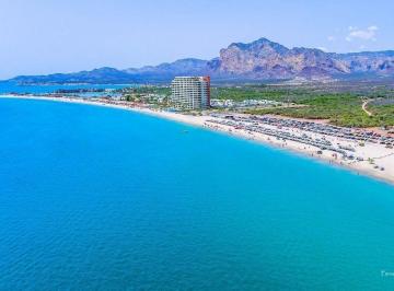 Casa Venta de 3 habitaciones · Condominio Frente a Playa Mar de 3 Recamaras en Venta San Carlos Playa Blanca Beachfront Condo