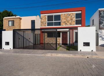 Casa de 4 habitaciones, Mérida · Casa Nueva en Mérida Centro | 4 Recámaras | Ideal Para Airbnb o Inversión