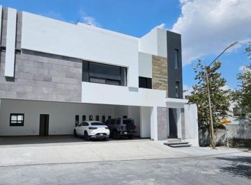 Casa · 749m² · 4 Recámaras · 4 Estacionamientos · Residencia Mirador 360° en Cima de La Montaña – Cumbres Elite, Mty, Nl