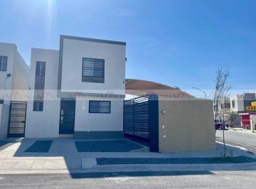 Casa · 100m² · 3 Recámaras · 2 Estacionamientos · Casa en Renta en Juárez