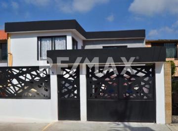 Casa · 4 Recámaras · 2 Estacionamientos · Venta Casa Cuautitlan Izcalli, Col. Cumbria $4´300,000 - (4)
