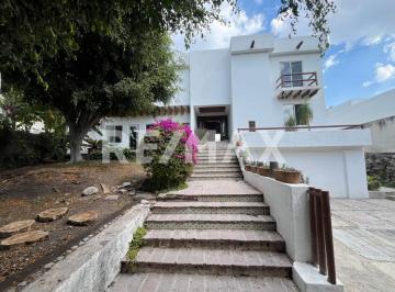 Casa · 453m² · 4 Recámaras · 3 Estacionamientos · Casa Estilo Mexicano Contemporáneo con Acceso Al Club de Golf en Villas del Mesón - (4)