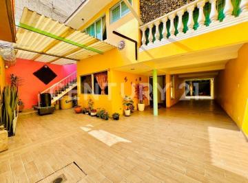 Casa · 288m² · 6 Recámaras · 6 Estacionamientos · Casa en Venta en Comuneros de Santa Úrsula, Tlalpan, Cdmx