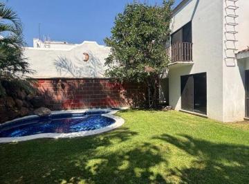 Casa · 400m² · 4 Recámaras · 2 Estacionamientos · Casa en Privada en Vista Hermosa Cuernavaca - Maz - 2627 - Cp