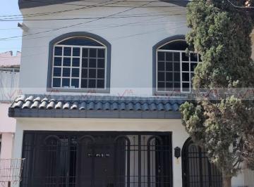 Casa · 160m² · 3 Recámaras · 1 Estacionamiento · Casa en Venta en Paseo de Las Fuentes