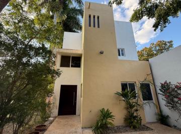 Casa en condominio de 3 habitaciones, Mérida · Casa con 3 Dorm. en Renta en Club de Golf La Ceiba, 320 m²