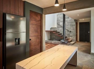 Casa de 3 habitaciones, Saltillo · En Venta Casa Moderna con Cocina de Cuarzo y Escalera Flotada