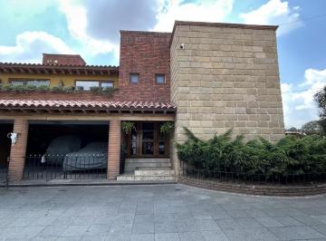 Huerta · 3275m² · 4 Recámaras · Finca en Venta en Cacalomacan