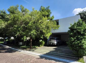 Casa de 3 habitaciones, Zapopan · Moderna Residencia en Venta - Atlas Colomos Poniente.
