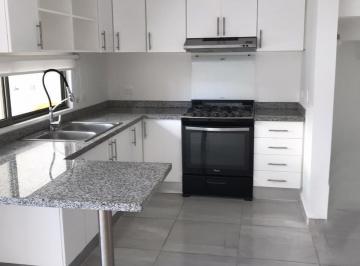 Casa · 138m² · 3 Recámaras · 2 Estacionamientos · Casa en Renta en Long Island Cancún – 3 Recámaras y Alberca