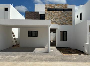 Casa de 3 habitaciones, Mérida · Casa en El Norte de Mérida: 186 m² de Construcción a 20 Minutos de La Playa