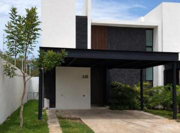 Casa · 160m² · 2 Recámaras · 2 Estacionamientos · Townhouse Amueblado en Renta en Arcadia, Zona La Ceiba