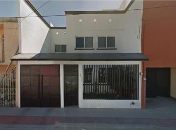 Casa de 3 habitaciones, León · Casa en Leon Gto. con 3 Recamaras, Cerca Feria de Leon, Palenque, Museo, Vias Rap. y Centro Comercial