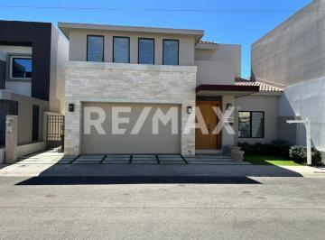 Casa · 227m² · 3 Recámaras · 2 Estacionamientos · Casa en Venta en Cerrada del Sol 1 - (4)