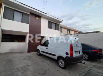 Casa · 243m² · 6 Recámaras · 3 Estacionamientos · Casa en Venta en Paseos del Sol - (4)
