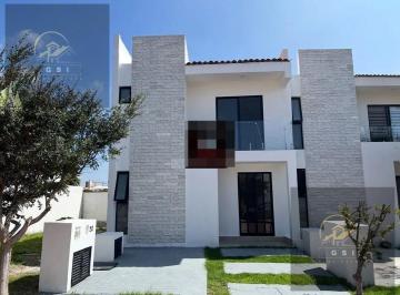Casa · 109m² · 3 Recámaras · 2 Estacionamientos · Casa en Ciudad Maderas Residencial Querétaro