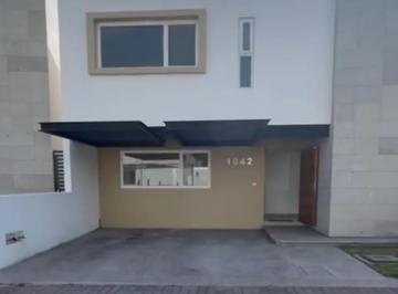 Casa · 228m² · 3 Recámaras · 2 Estacionamientos · Casa en La Condesa