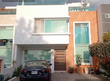 Casa en condominio · 270m² · 5 Recámaras · 3 Estacionamientos · Casa en Condominio en Fraccionamiento Milenio 3a Sección
