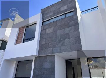 Casa · 212m² · 4 Recámaras · 2 Estacionamientos · Casa en Fraccionamiento Milenio 3a Sección