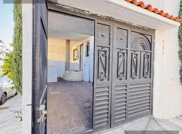 Casa · 320m² · 8 Recámaras · 4 Estacionamientos · Casa en San Pablo