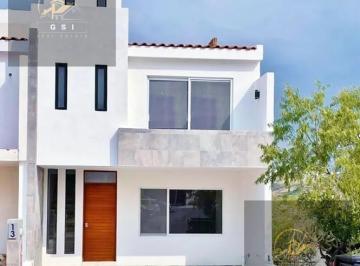Casa · 218m² · 4 Recámaras · 2 Estacionamientos · Casa en Pedregal de Schoenstatt