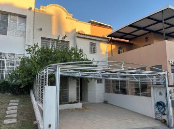 Casa de 3 habitaciones, León · Rinconada del Bosque, Casa en Venta