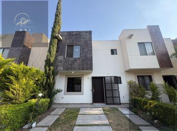 Casa · 98m² · 4 Recámaras · 2 Estacionamientos · Casa en El Marqués
