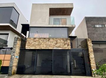 Casa · 217m² · 2 Estacionamientos · Casa en Venta – Privada Toledo, Cumbres del Sol