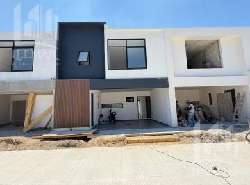 Casa · 190m² · 3 Recámaras · 2 Estacionamientos · Casas Nuevas de 3 Recamaras en Venta — Fracc. Andares, Cerca de Playa Miramar