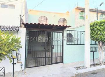 Casa de 3 habitaciones, Corregidora · Casa Remodelada en Venta en El Fortín, Corregidora | Recámara en Planta Baja | $2.29 m