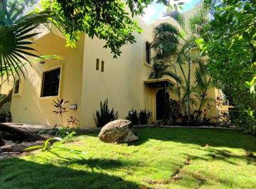 Casa de 4 habitaciones, Solidaridad · Hermosa Casa en Renta Y/o Venta Exclusivo Fracionamiento Playacar