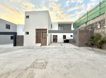 Casa · 155m² · 3 Recámaras · 2 Estacionamientos · Cv42 Casa en Venta en Lomas Residencial