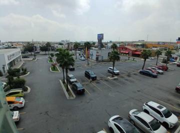 daaa710ed984578f86e514e4b70bff555b6623eaa1401ec355a336ec1c57bdb3 · Local en Plaza Comercial en Escobedo