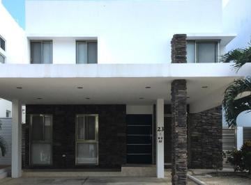 Casa · 284m² · 4 Recámaras · 2 Estacionamientos · Casa en Residencial Cumbres