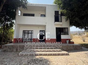 Terreno / Lote de 2 habitaciones, Tlajomulco de Zúñiga · Excelente Terreno en Venta con Terraza y Casa de Campo a 5 Min. de Las Cuatas