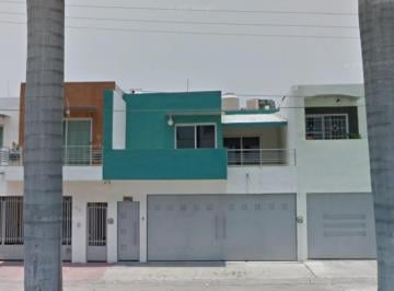 Casa de 3 habitaciones, Apatzingán · Venta de Casa en El Fraccionamiento Hacienda de Palmira Apatzingan de La Constitucion