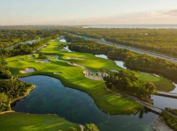 Terreno / Lote · 568m² · Terreno Residencial en Bahia Principe Tulum Country Club