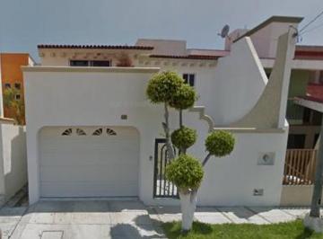 Casa de 3 habitaciones, Mazatlán · Casa con 210 m² de Terreno y 3 Habitaciones en Venta en Lomas de Mazatlán