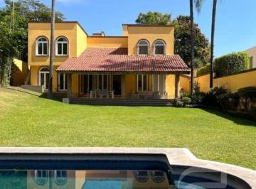 Casa de 3 habitaciones, Cuernavaca · Venta de Residencia en Acapatzingo, Cuernavaca.