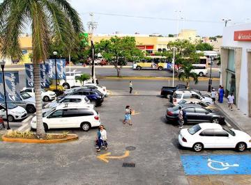 Local comercial · 242m² · Excelente Local en Renta Dentro de Plaza Comercial