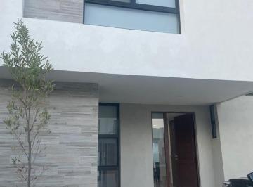 Casa · 3 Recámaras · 2 Estacionamientos · Se Renta Casa en Puerta Natura